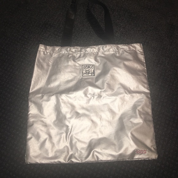 Peace Love World tote
