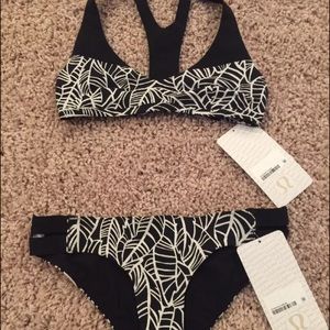 Lululemon bikini set Shanti Surf Set. Both size 4.