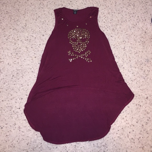 Skull studded hi-lo tank