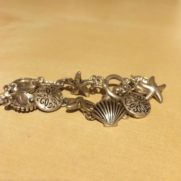 Silver seashell bracelet 🐚