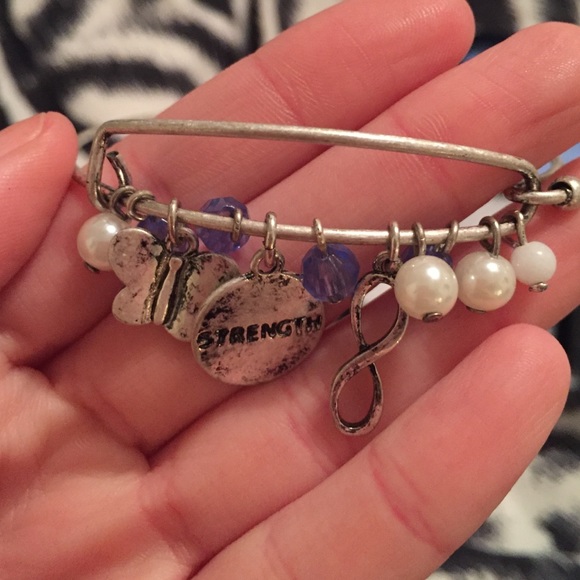 Avon bracelet - Picture 3 of 4