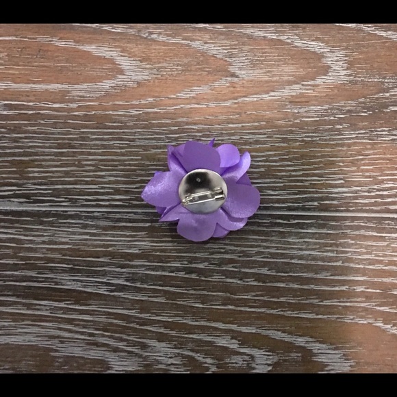 Lavender Lapel Pin - Picture 2 of 2