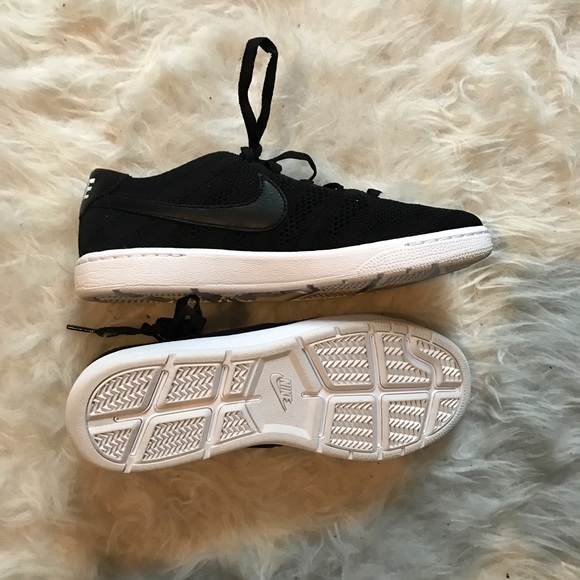 Nike tennis classic flyknit