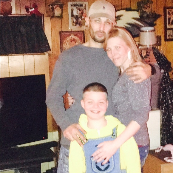 Jackie, Hi Every1! Tryn 2 make $ 4 Xmas 4 my son! - Picture 3 of 3