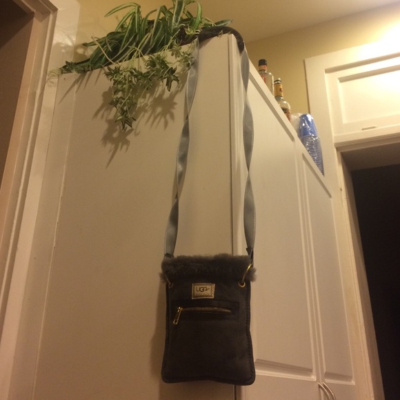 Ugg Crossover Body Bag