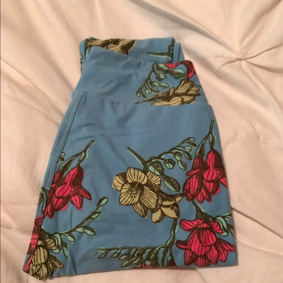 LulaRoe OS leggings.