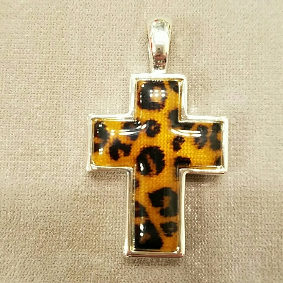 Jewelry - Pendant Leopard trimmed in silver tone