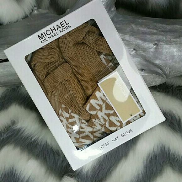 🚨LAST ONE🚨Michael Kors Box gift set - Picture 3 of 3