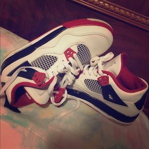 Jordan retro 4's