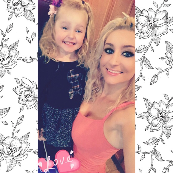 Meet your Posher, Jamie 💕 - Picture 2 of 4