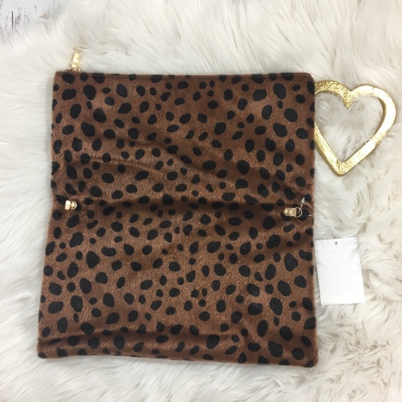Fold - over Leopard Clutch - Picture 2 of 7