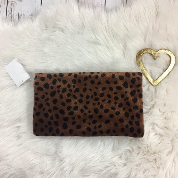 Fold - over Leopard Clutch - Picture 3 of 7
