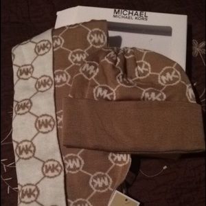 Michael kors scarf and hat