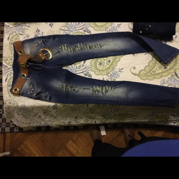 Colombian jeans size 14 but here it's like a 10