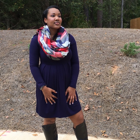 Red/ Blue Plaid Blanket Scarf ๐HP๐ - Picture 2 of 4