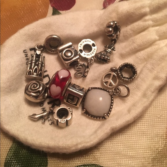 Pandora Bundle Without White Pendent - image 1