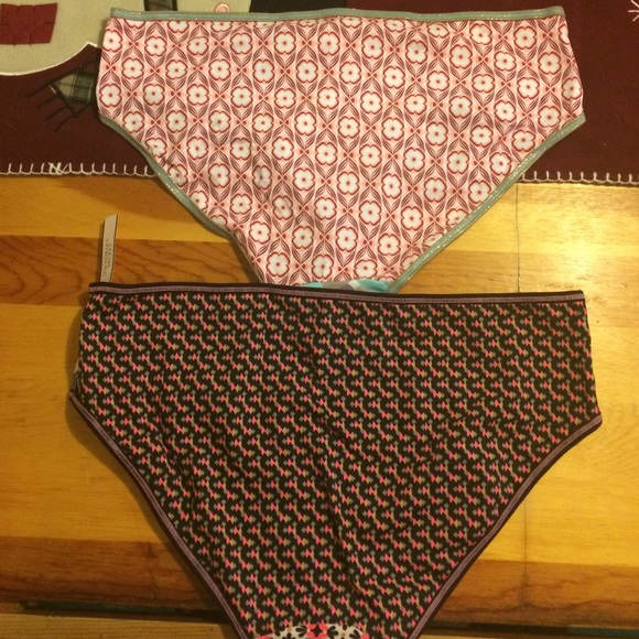 NWT Victoria Secret hiphugger panties. Size XL - Picture 4 of 4
