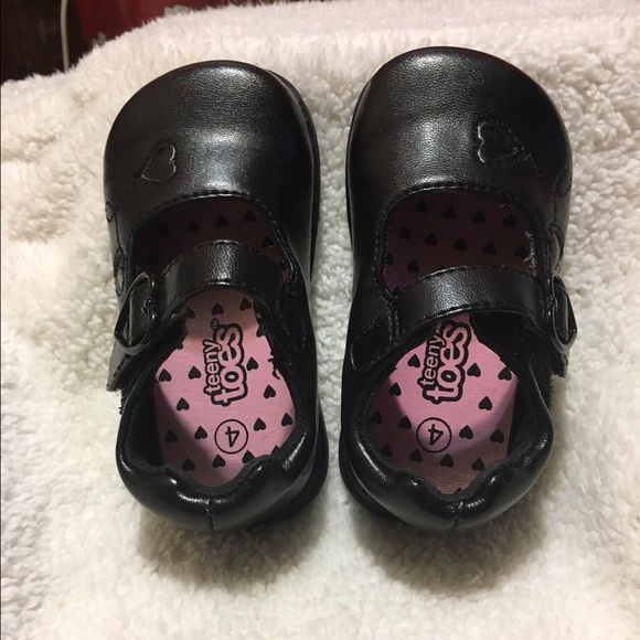 ❗️❗️SOLD❗️❗️INFFANT GIRLS SHOES SIZE 12-18months