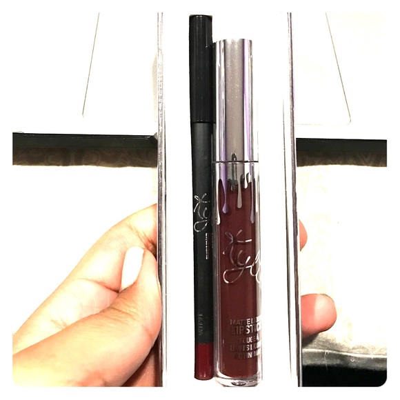 Kylie lip kit - Picture 1 of 2