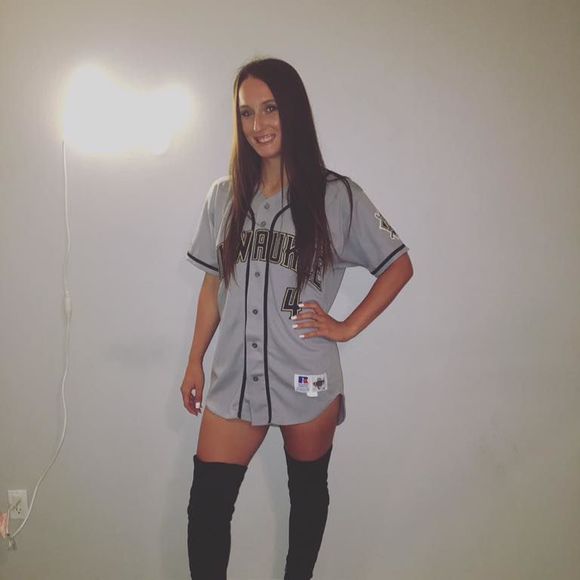 Meet your Posher, Keeley - Picture 1 of 1