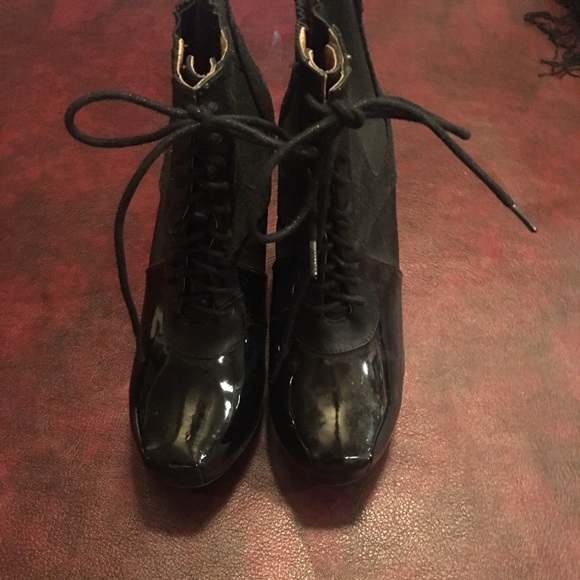 Black ankle boots - Picture 1 of 3