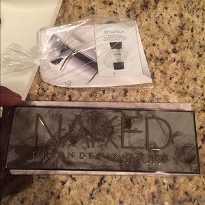 DO NOT BUY: Urban decay Naked Smokey eye Pallet