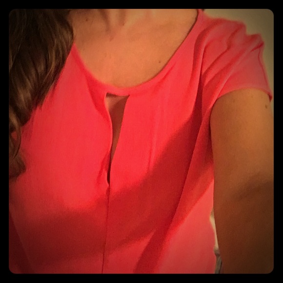 Pink flowey top