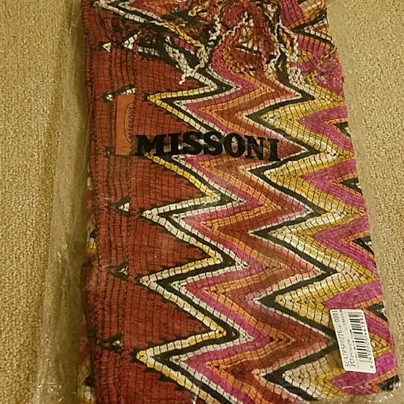 Missoni gold label muffler