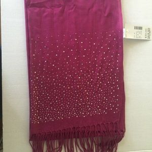 Accent scarf