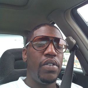 Meet your Posher, Tee