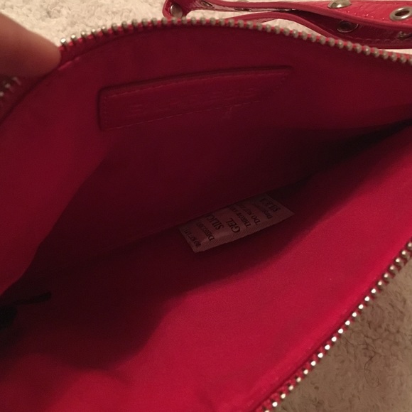 EXPRESS Wristlet 👜 - Picture 2 of 4