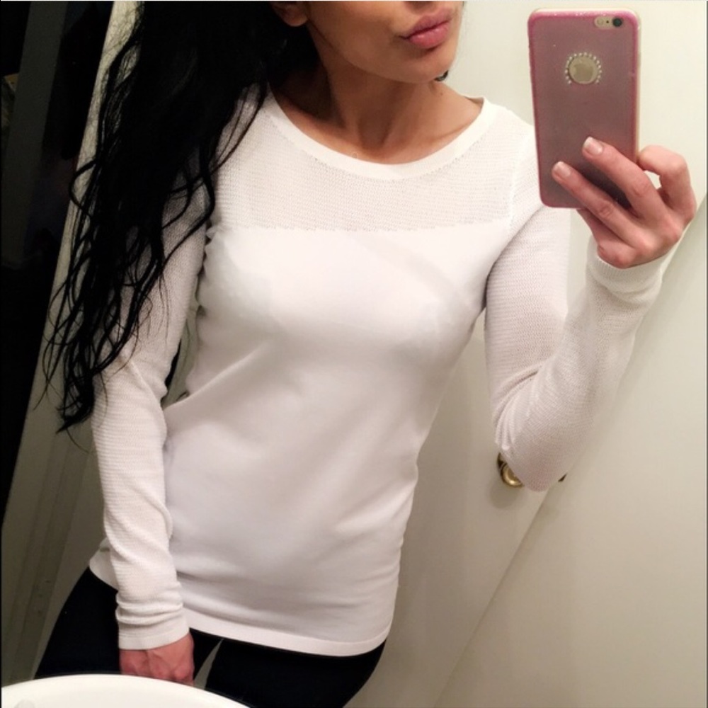 ARMANI EXCHANGE GIGOT SHOULDER AND SLEEVE KNIT TOP