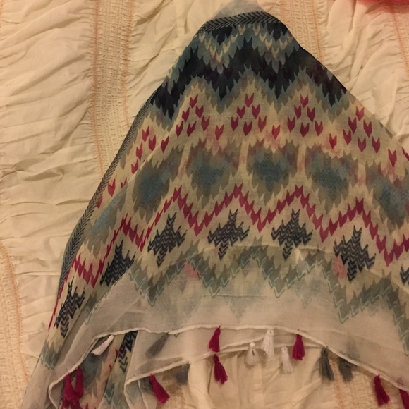 Multi color scarf - Picture 3 of 3