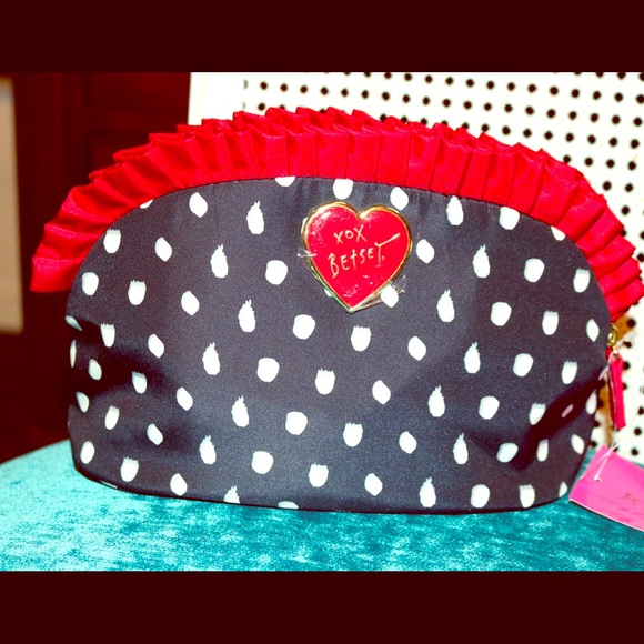 NWT Betsey Johnson Cosmetic Case