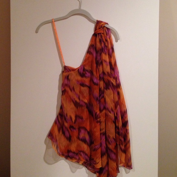DVF sexy , one shoulder top - Picture 1 of 3