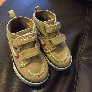 Náutica boys shoes size 6