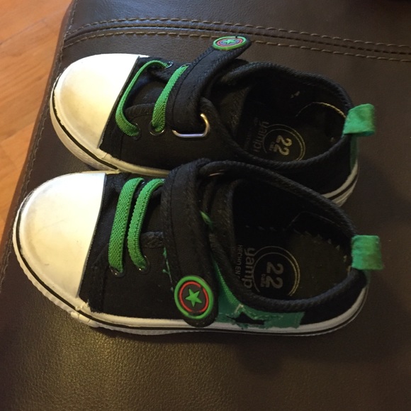 Boys shoes size 5