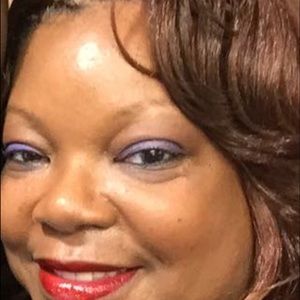 Meet your Posher, Lenita