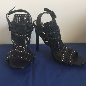 NWOT black sandals sz 8 from shoe dazzle