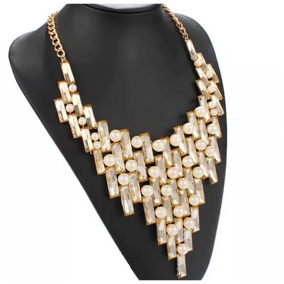 🥀 Gorgeous Large Crystal Statement Necklace - Picture 3 of 3