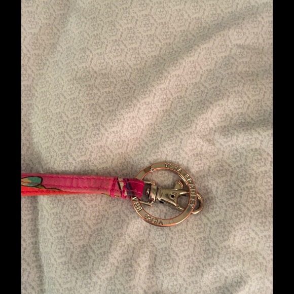 Vera bradley lanyard lowest price 🤗🤗🤗🤗