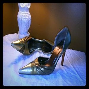 Metallic pump