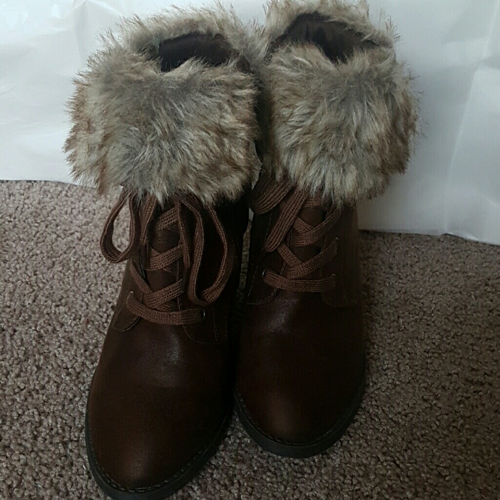 Boots - Picture 2 of 4