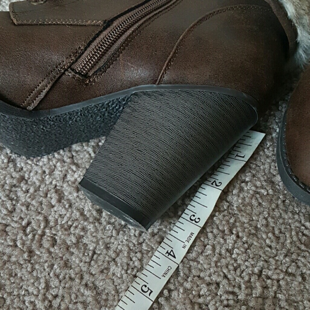 Boots - Picture 3 of 4