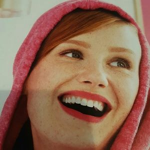 Meet your Posher, Rosly