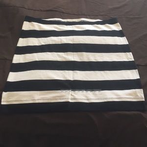 H&M NWT SZ L mini skirt