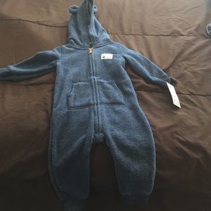 Baby onesie NWT SIZE 6months