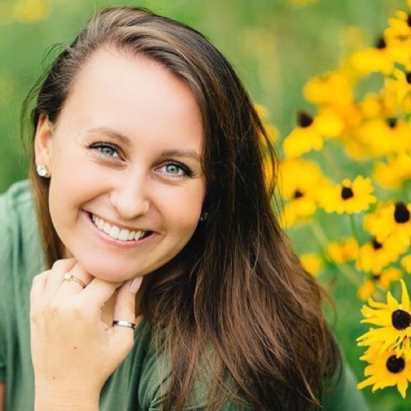 Meet your Posher, Christina - Picture 1 of 1