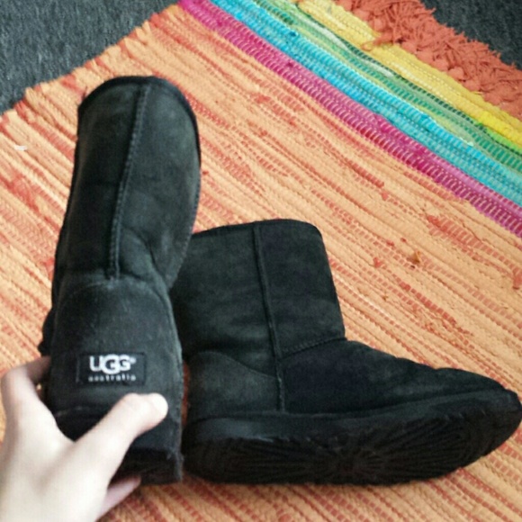 UGG Bundle - Picture 2 of 4