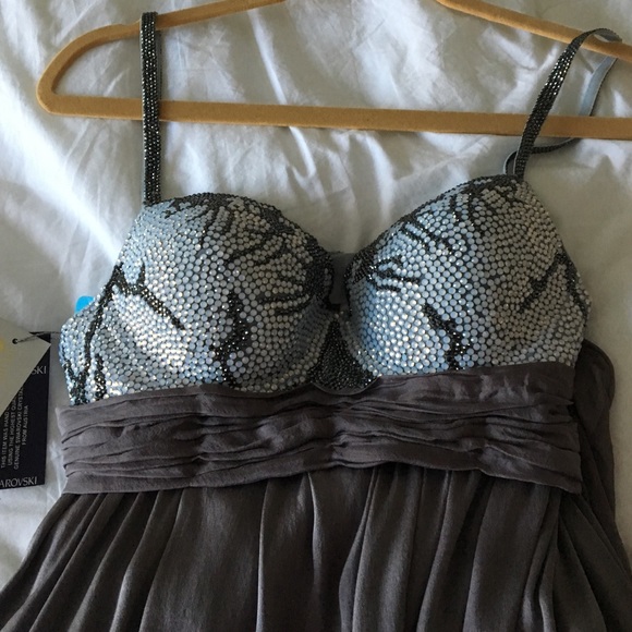 Dress - Picture 3 of 4